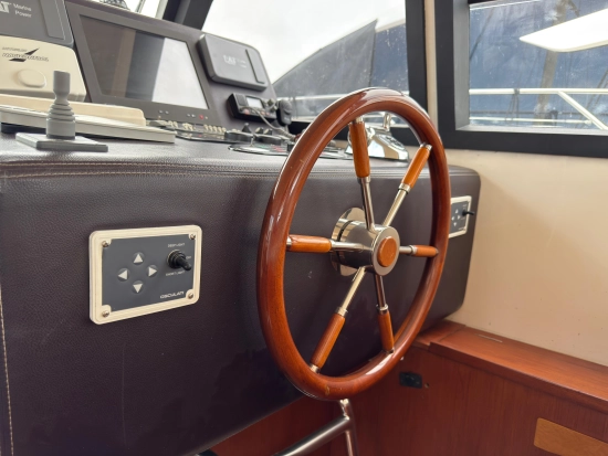 Navalia 60 preowned for sale
