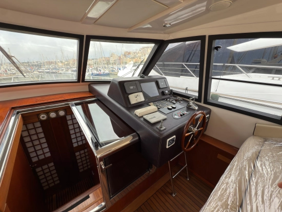 Navalia 60 preowned for sale