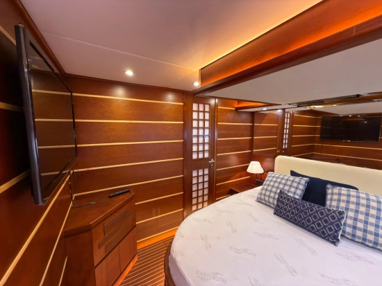 Navalia 60 preowned for sale