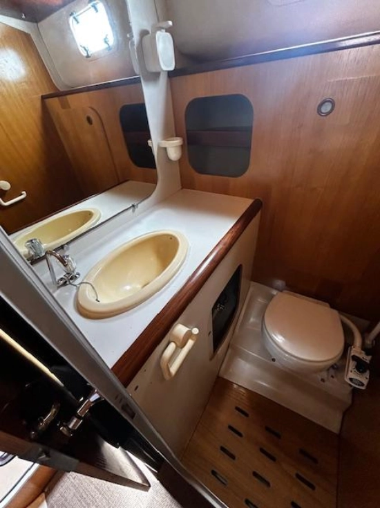 Beneteau Antares 800 preowned for sale