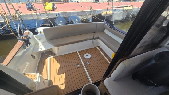 Beneteau Antares 880 HB preowned for sale