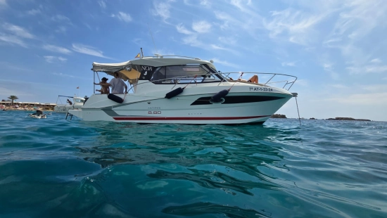 Beneteau Antares 880 HB preowned for sale