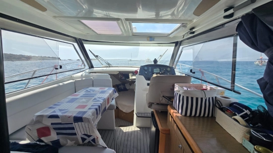 Beneteau Antares 880 HB preowned for sale