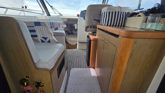 Beneteau Antares 880 HB preowned for sale