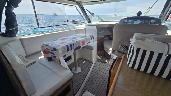 Beneteau Antares 880 HB preowned for sale