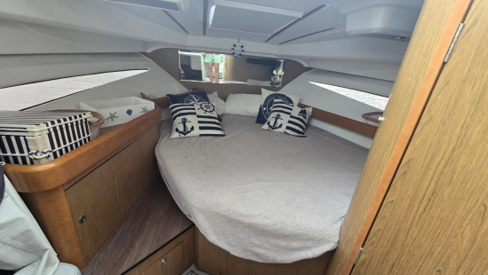 Beneteau Antares 880 HB preowned for sale