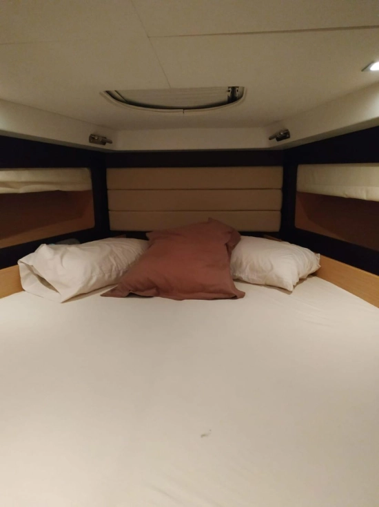 Beneteau Monte Carlo 37 HT gebraucht zum verkauf