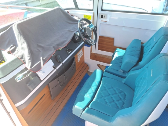 Axopar 28 Cabin preowned for sale