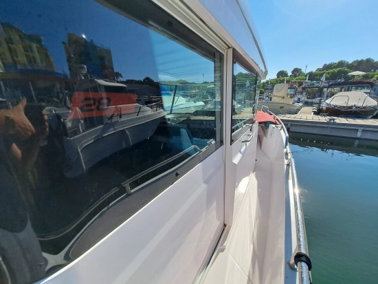 Axopar 28 Cabin preowned for sale