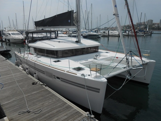 Lagoon 450 S preowned for sale