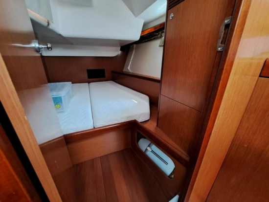 Beneteau Oceanis 54 preowned for sale