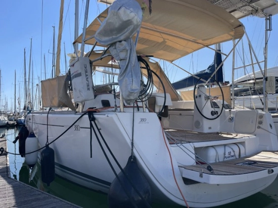 Dufour Yachts Grand Large 380 preowned for sale