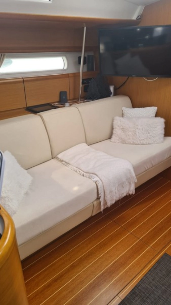 Jeanneau 53 preowned for sale