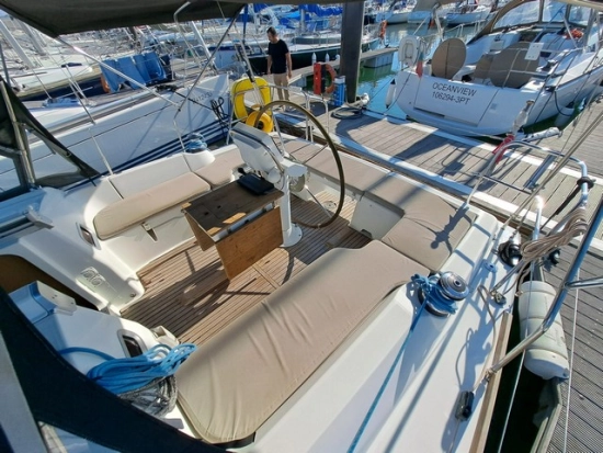 Beneteau Oceanis 37 preowned for sale