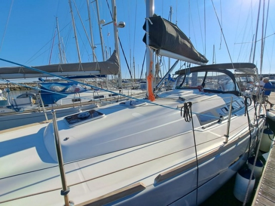 Beneteau Oceanis 37 preowned for sale