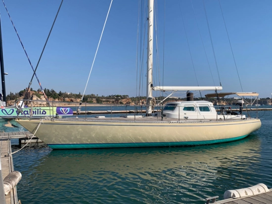 Royal Huisman 49 preowned for sale