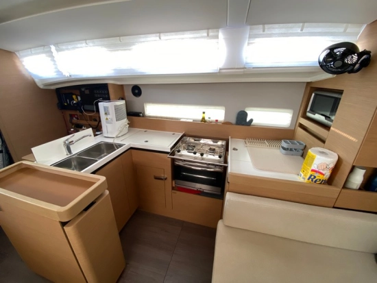 Jeanneau Sun Odyssey 410 preowned for sale