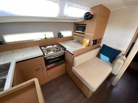 Jeanneau Sun Odyssey 410 preowned for sale