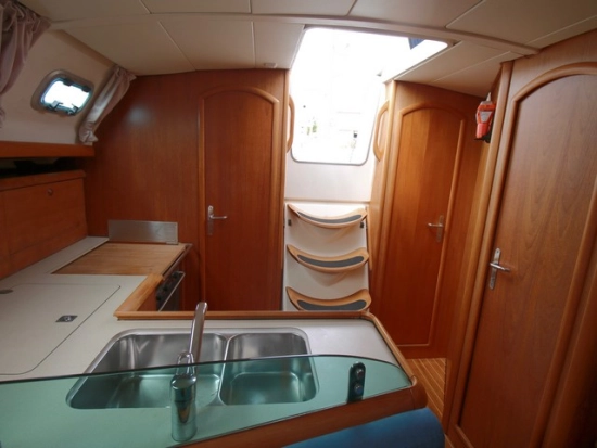 Jeanneau Sun Odyssey 37 preowned for sale