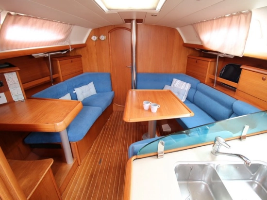 Jeanneau Sun Odyssey 37 preowned for sale