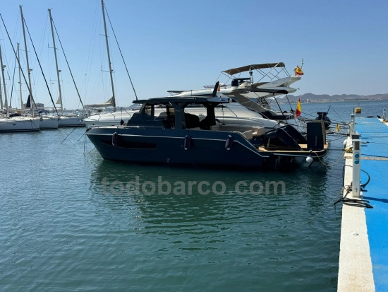 Tesoro Yachts Power cat 38 preowned for sale