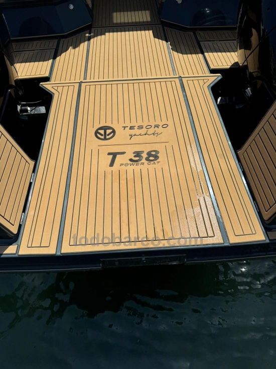 Tesoro Yachts Power cat 38 preowned for sale