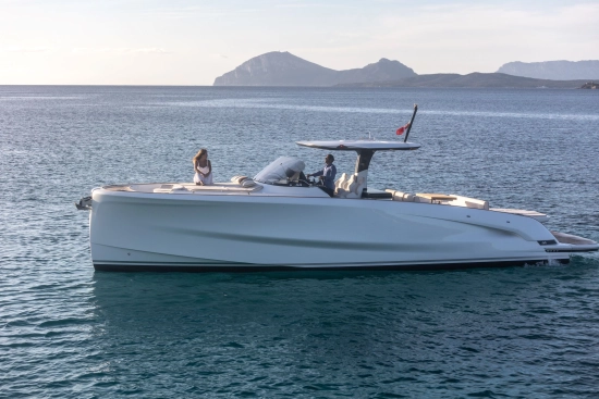 Solaris Power 44 Open brand new for sale