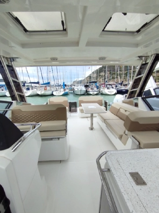 Aquila 32 Sport preowned for sale