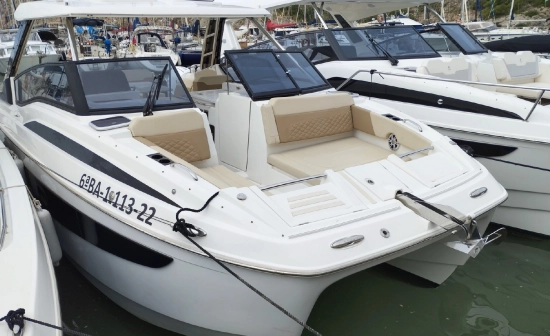 Aquila 32 Sport preowned for sale