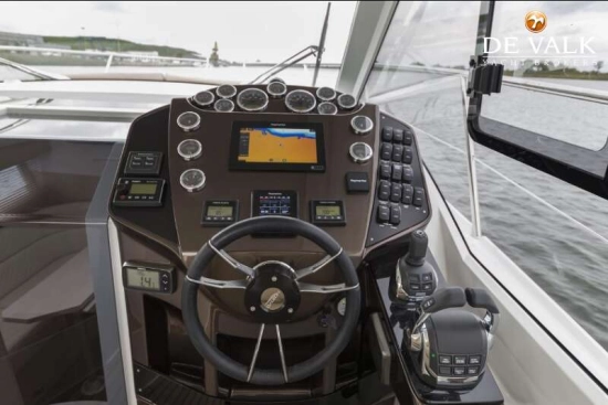 Galeon 335 HTS preowned for sale