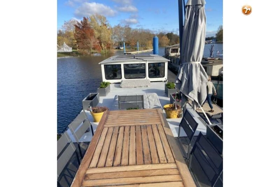 Houseboat 22 METER preowned for sale