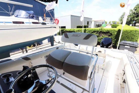 Boston Whaler 270 Outrage d’occasion à vendre