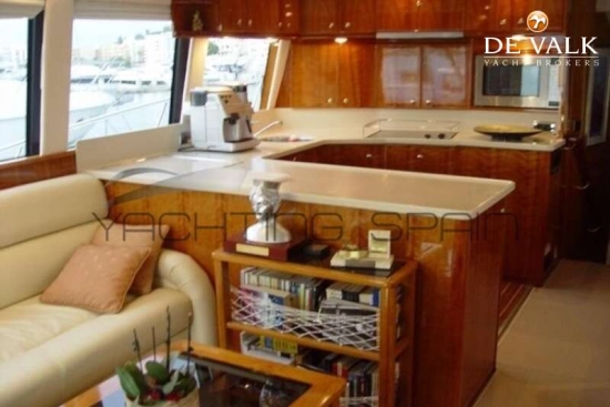 Riviera 58 Enclosed Flybridge gebraucht zum verkauf