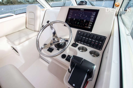 Boston Whaler 285 Conquest Pilothouse d’occasion à vendre