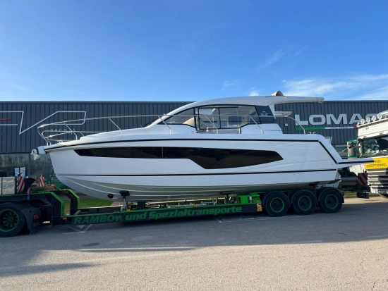 Sealine C335 neuf à vendre