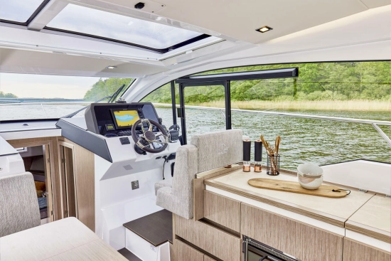 Sealine C335 neu zum verkauf