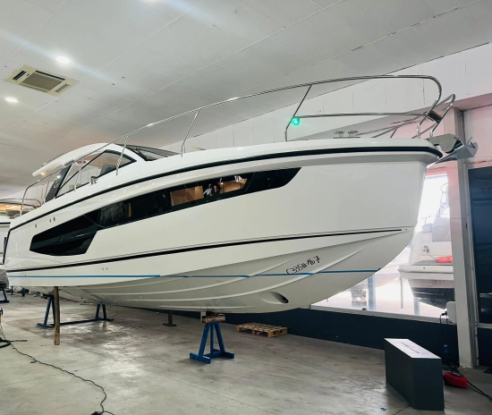 Sealine S335 neu zum verkauf