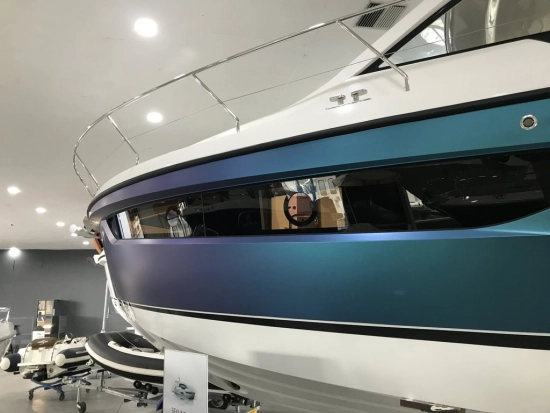 Sealine C390V neuf à vendre