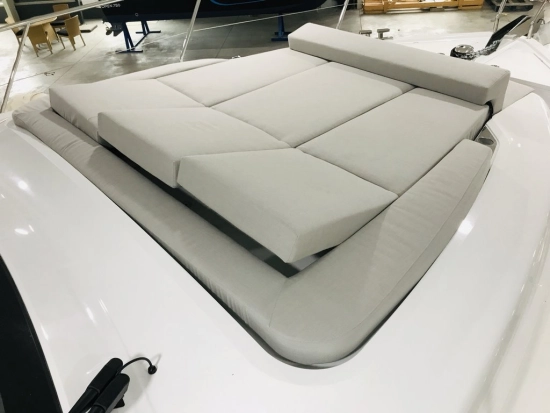 Sealine C390V neuf à vendre