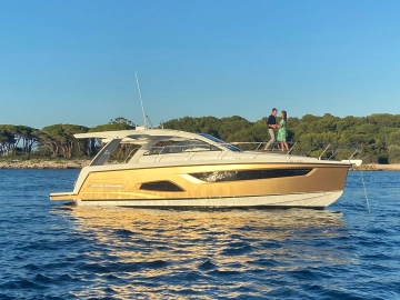 Sealine S390 brand new for sale