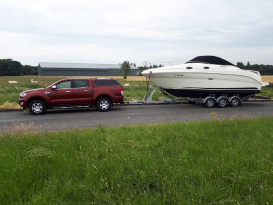 Sea Ray Sundancer 255 preowned for sale