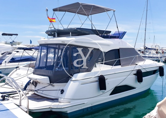 Bavaria Yachts R40 Fly d’occasion à vendre