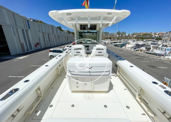 Boston Whaler 320 Outrage preowned for sale