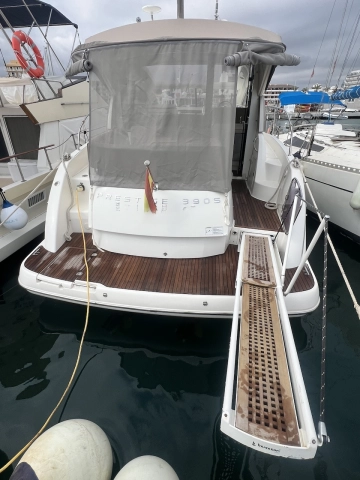 Jeanneau Prestige 390 S preowned for sale