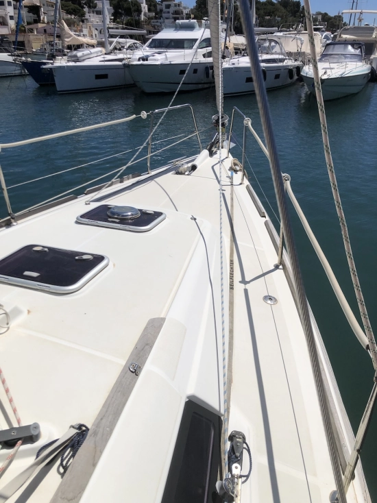 Beneteau Oceanis 34 preowned for sale