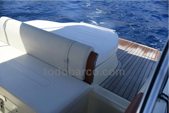 Invictus Yacht 280 SX d’occasion à vendre