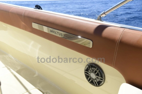 Invictus Yacht 280 SX d’occasion à vendre