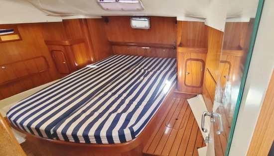 Beneteau Oceanis 44 CC preowned for sale