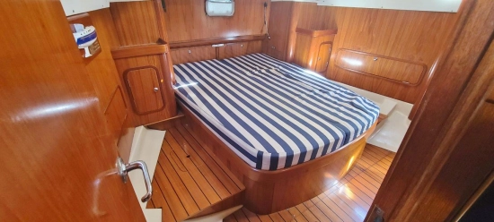 Beneteau Oceanis 44 CC preowned for sale