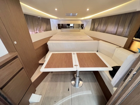 Jeanneau LEADER 36 SPORTOP gebraucht zum verkauf